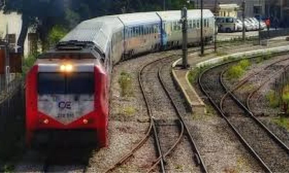 Σε βράχια χτύπησε αμαξοστοιχία που εκτελούσε το δρομολόγιο Φλώρινα – Θεσσαλονίκη